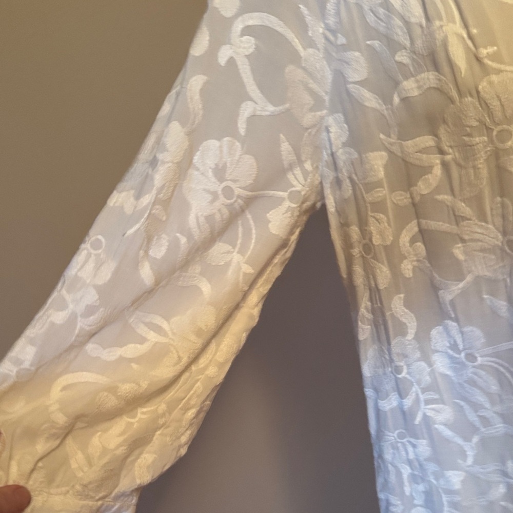 Brixon Ivy White Floral Blouse - Picture 4 of 5